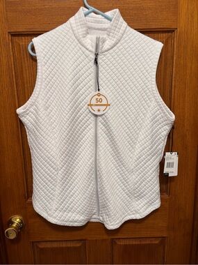 Tail White Label Women’s Curved Hemline Quilted Golf Vest Sz XL. NWT
